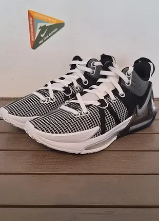 Кросівки nike lebron witness vii dm1123 100, us10.5 e44.5 28.5cm