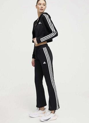 Спортивний костюм adidas