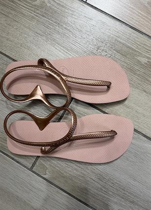 Стильні силіконові босоніжки / в’єтнамки havaianas flash urban (оригінал)