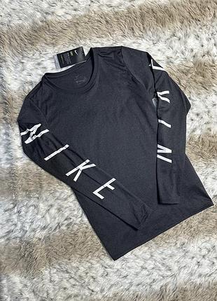 Оригінальний лонгслив nike
