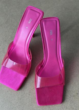 Яскраві мюлі zara