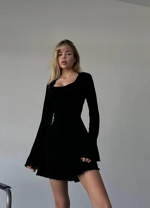 Сукня з корсетом