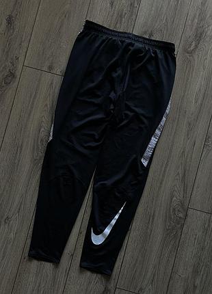 Спортивні штани nike