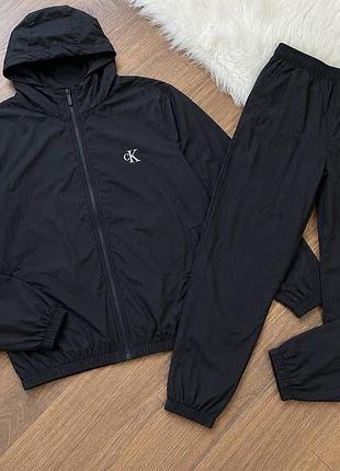 Чоловічий чорний спортивний костюм з плащівки calvin klein