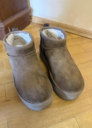 Ugg mini platform