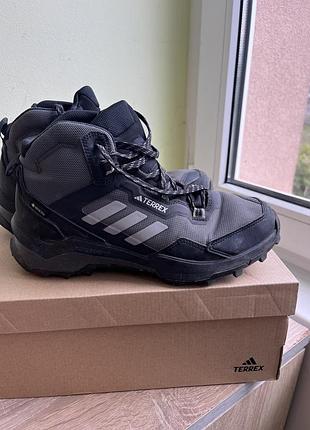 Трекінгові кросівки adidas terrex