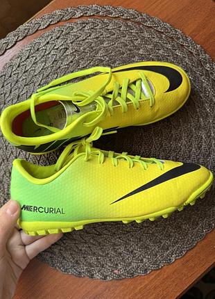 Кросівки дитячі для футболу ⚽️