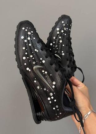 Nike shox r4
black pearl / rhinestone