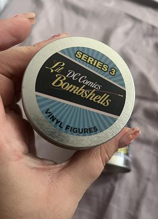Колекційна фігурка cryptozoic entertainment dc comics lil' bombshells series 3 mystery tin 3