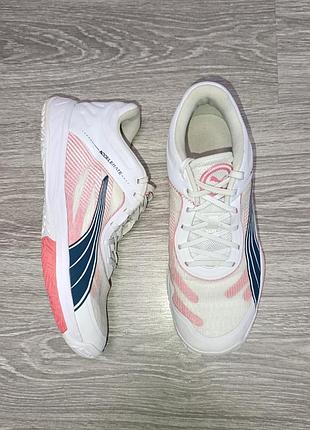 Жіночі професійні зальні кросівки puma accelerate turbo w+ (артикул моделі  107678-01)