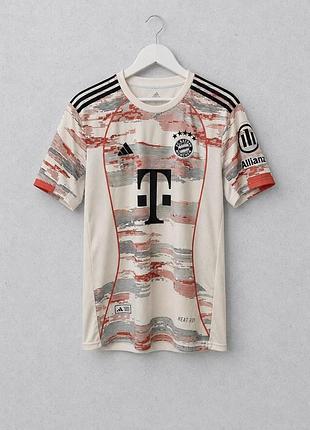 Оригінальна ігрова футбольна форма fc bayern münchen / мусіала 42