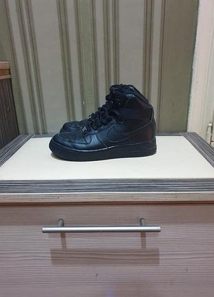 Оригинальные nike 37размер стелька 23.5см
