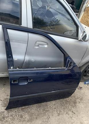 Передня права дверька mercedes w202 c180