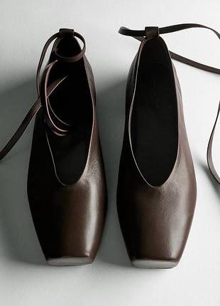 Кожаные балетки на шнуровке massimo dutti