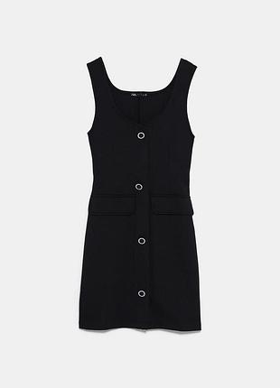 Маленька чорна сукня zara з акцентними ґудзиками