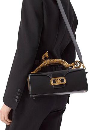 Чорна прямокутна сумка з незвичайною ручкою lanvin