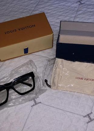 Сонцезахисні окуляри louis vuitton