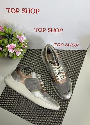 Оригинальные кожаные кроссовки clarks