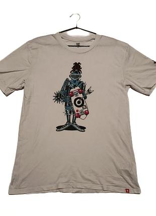 Стильная футболка dc shoes. в виде carhartt wip stussy supreme corteiz nike sb vans element valcom palace quiksilver