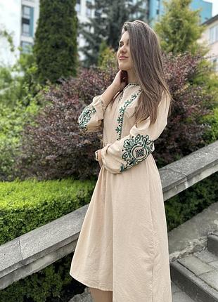 Вишита сукня