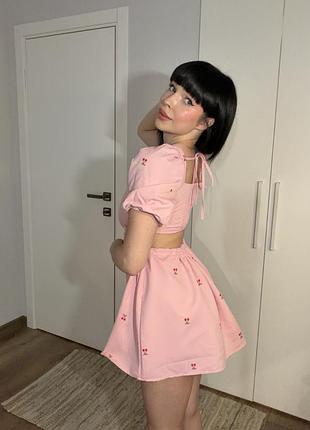 Сукня, яка збирає всі погляди🌸💕