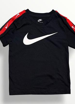 Оригінальна футболка nike