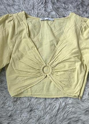 Ніжний коттоновий топ / блуза zara у красивому зелено - жовтому відтінку