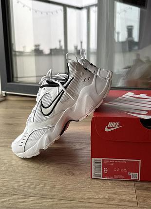 Нові, оригінальні кросівки nike air heights