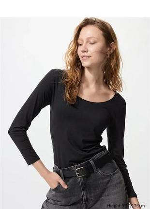 Чорний лонгслів uniqlo