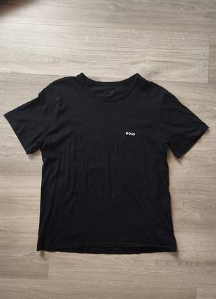Базовая футболка от boss