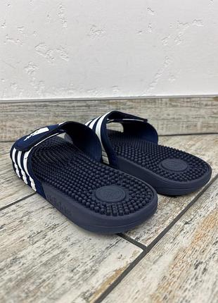 Adidas slide 4