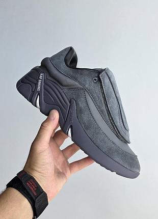 Raf simons antei 
• graphite •
