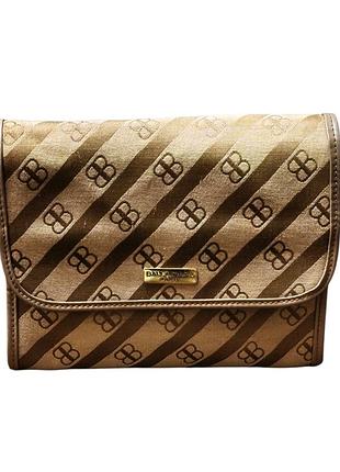 Статусная косметичка balenciaga paris.