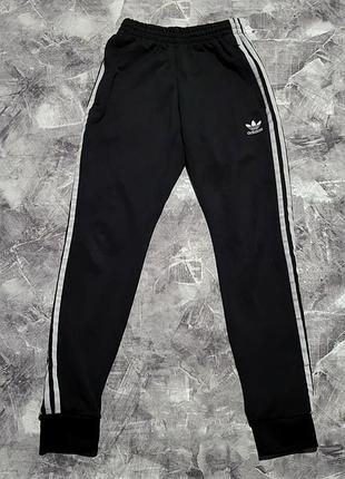 Жіночі спортивні штани adidas originals sst