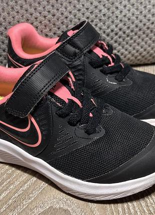 Оригінальні легкі та дуже зручні дитячі кросівки nike star runner для дівчинки кросівки на липучці