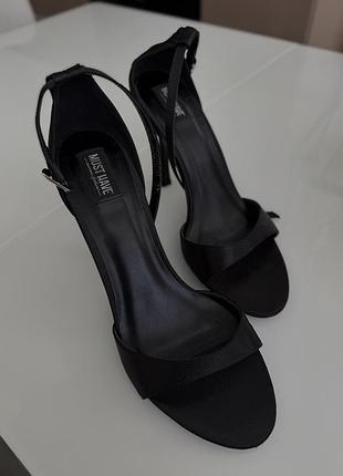Жіночі босоніжки must have, чорні, розмір 37,5-38