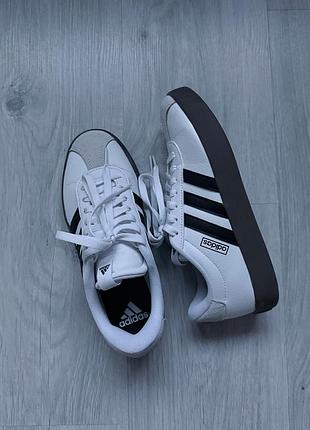 Кеди adidas court base