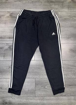 Чоловічі спортивні штани adidas