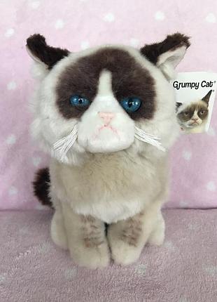 Мягкая лицензионная игрушка котик grumpy cat (сердечный кот) от бренда gund нова