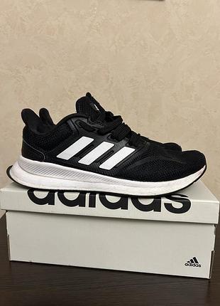 Adidas кросівки 40,5 розмір
