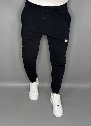 Спортивні штани nike