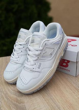 Мужские качественные и стильные кроссовки new balance 550 белые с серым