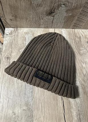 Шапку-біні в рубчик бренду h&m