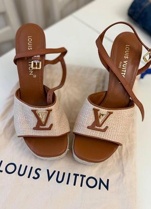 Louis vuitton босоніжки 40 оригінал