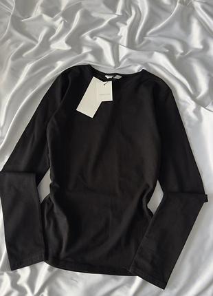 Чорний базовий лонгслів zara
