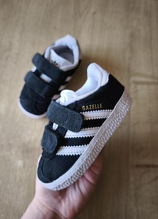 Крутые детские замшевые кроссовки  adidas,  оригинал,  модель 2023 года, р.20.