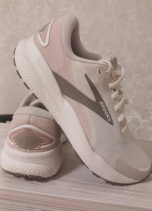 Кросівки brooks ghost 16 weatherized оригінал розмір 40.5 (26 см)ідеальний стан.