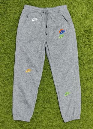 Штани nike multi-logo embroidered tee