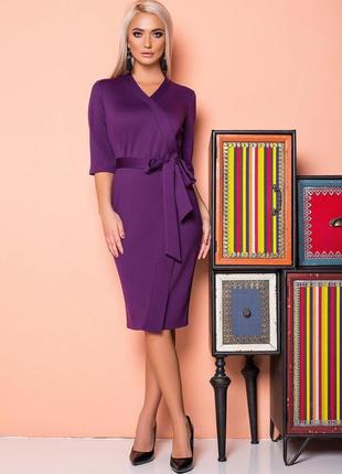 Фиолетовое платье с планкой и поясом базовое платье рюш