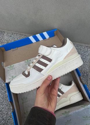 Кросівки жіночі adidas low forum 84 бежеві